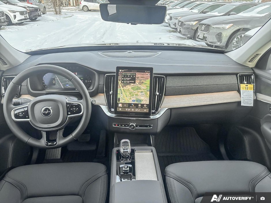 2026 Volvo XC90 Plug-In Hybrid Plus Dark Theme-23