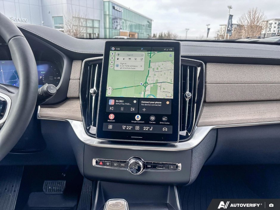 2026 Volvo XC90 Plug-In Hybrid Plus Dark Theme-19