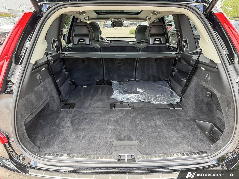 2023 Volvo XC90 Core-7