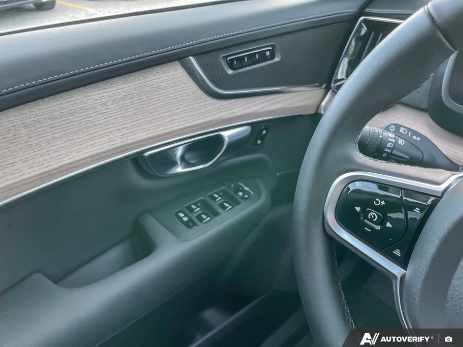 2025 Volvo XC90 Plus Bright Theme-17