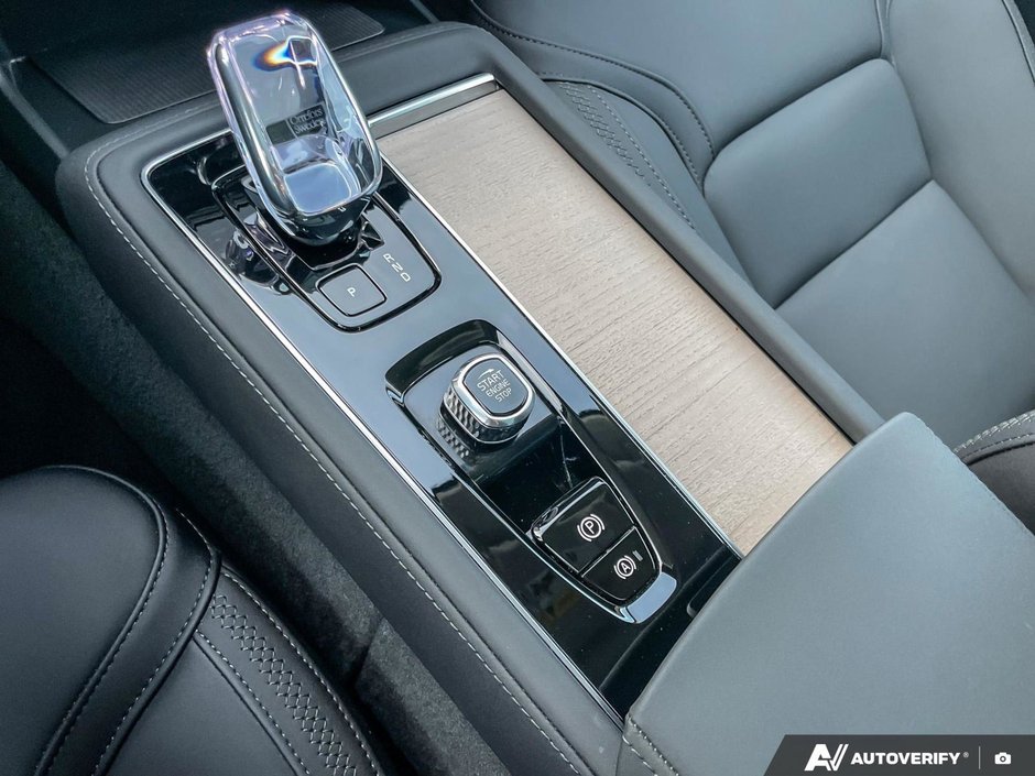 2025 Volvo XC90 Plus Bright Theme-18