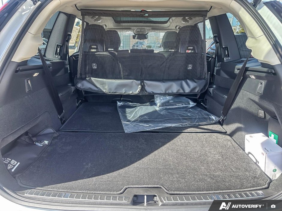 2026 Volvo XC90 Ultra Bright Theme-8