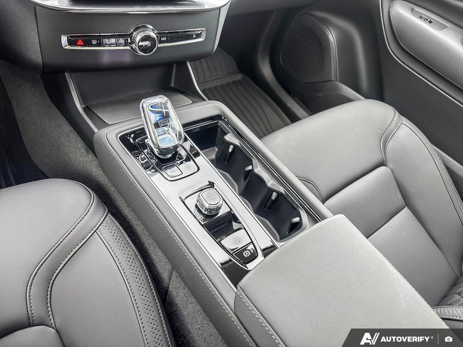 2026 Volvo XC90 Plus Dark Theme-18