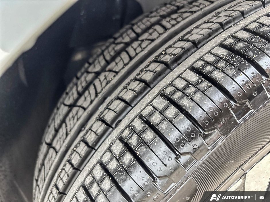 2026 Volvo XC90 Plus Dark Theme-10