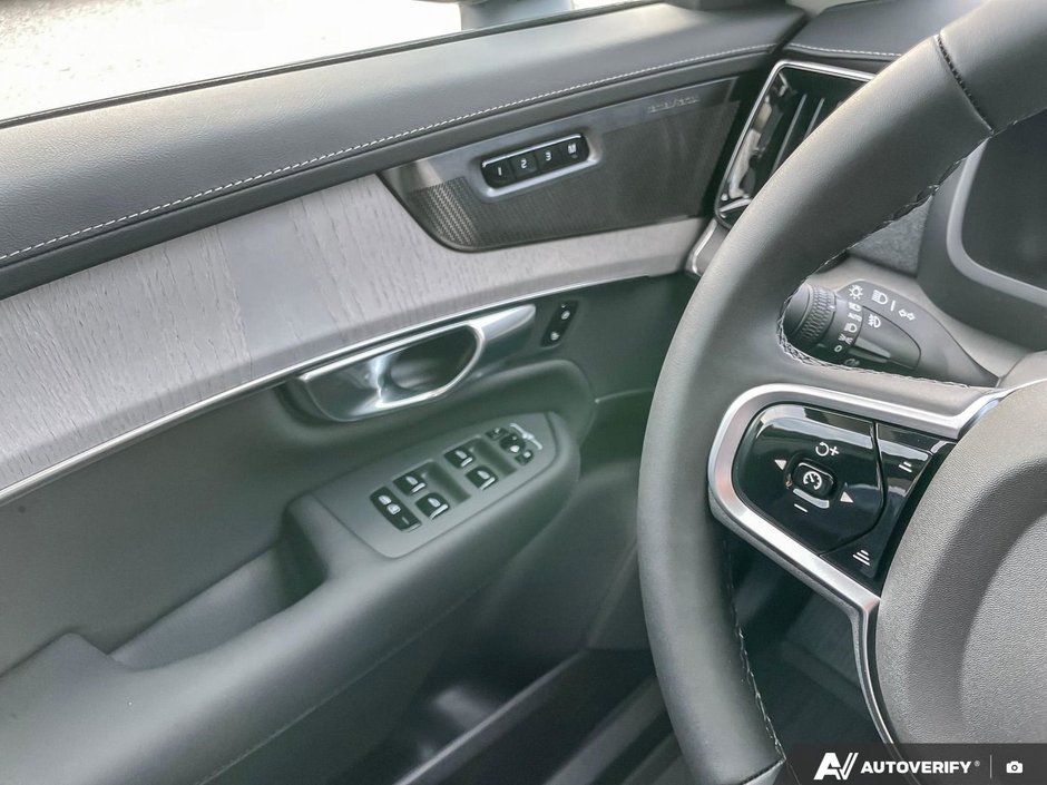 2026 Volvo XC90 Ultra Dark Theme-17