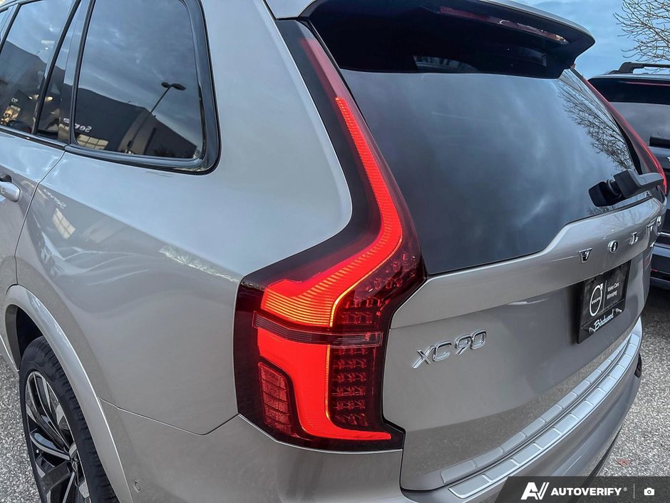 2026 Volvo XC90 Plus Dark Theme-12