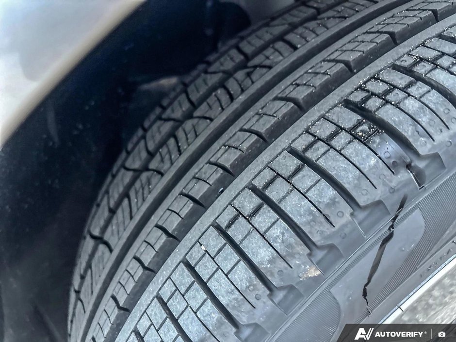 2026 Volvo XC90 Plus Dark Theme-10