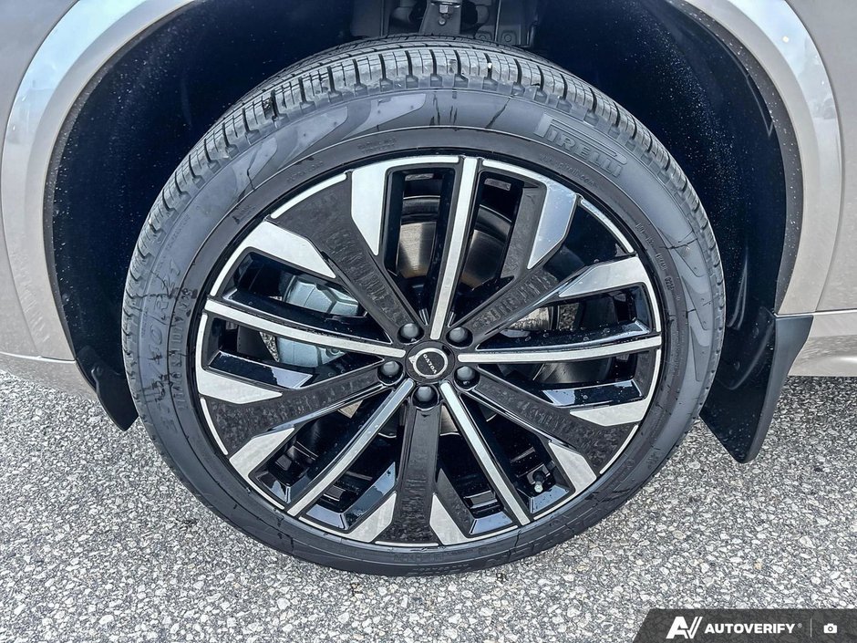 2026 Volvo XC90 Plus Dark Theme-9