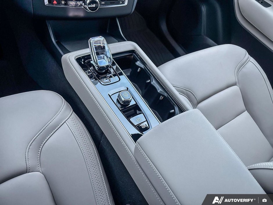 2026 Volvo XC90 Plus Dark Theme-18