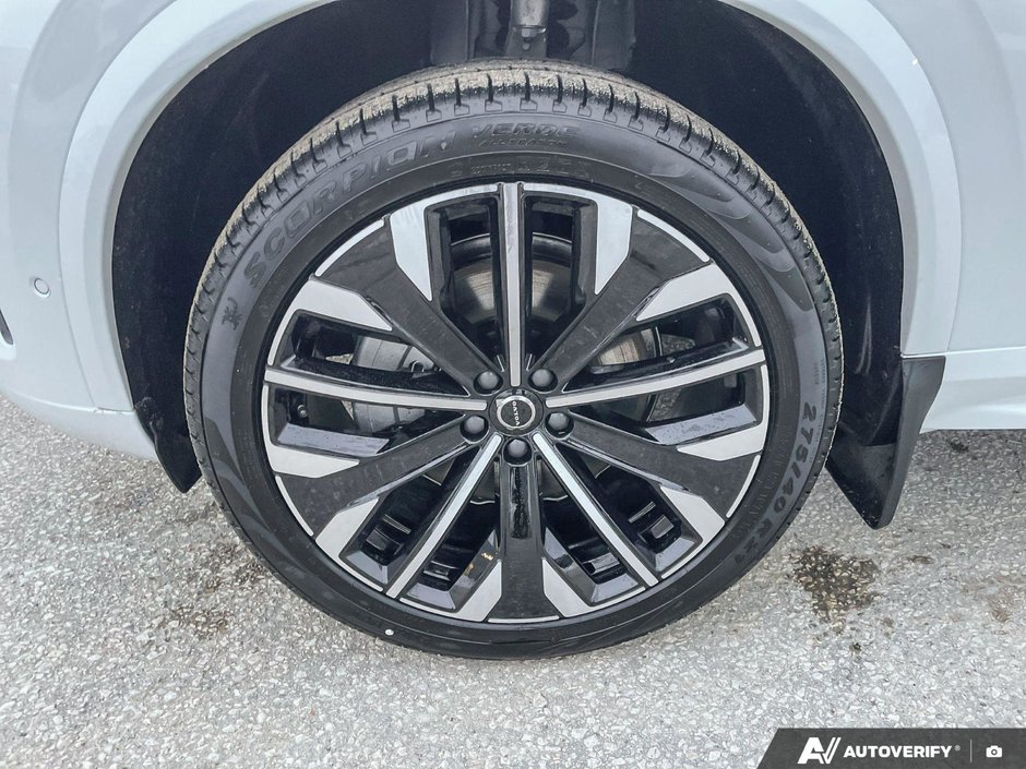 2026 Volvo XC90 Plus Dark Theme-8