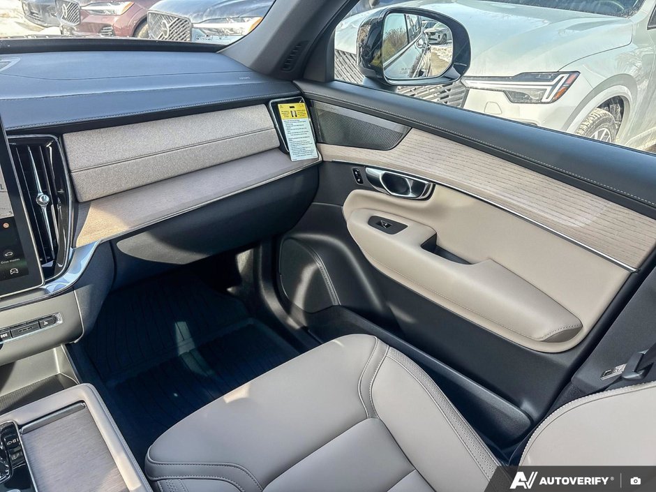 2026 Volvo XC90 Plus Dark Theme-24