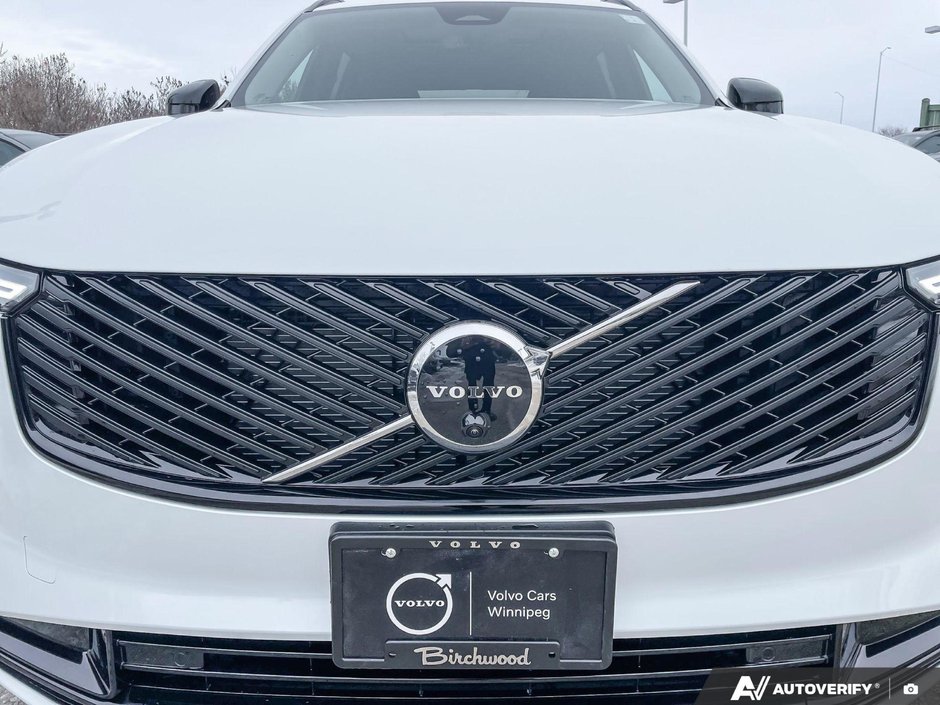 2026 Volvo XC90 Plus Dark Theme-6