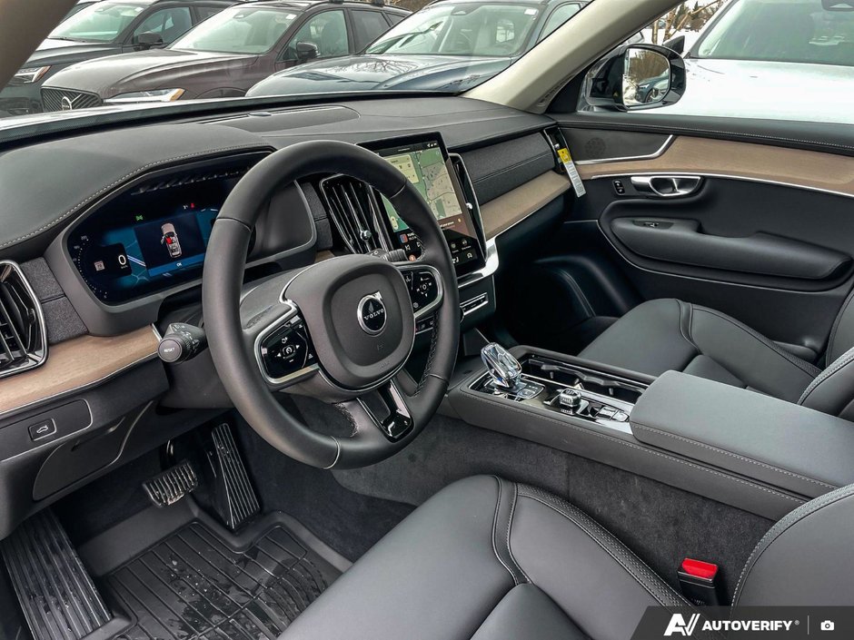 2026 Volvo XC90 Plus Dark Theme-12