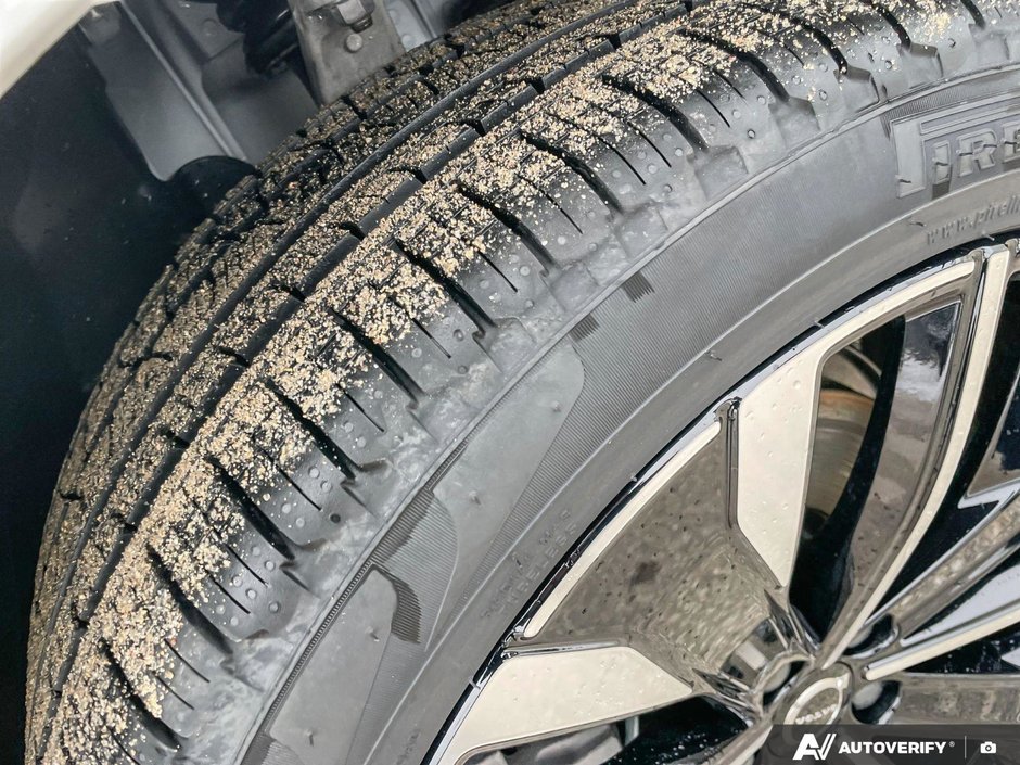 2026 Volvo XC90 Plus Dark Theme-9