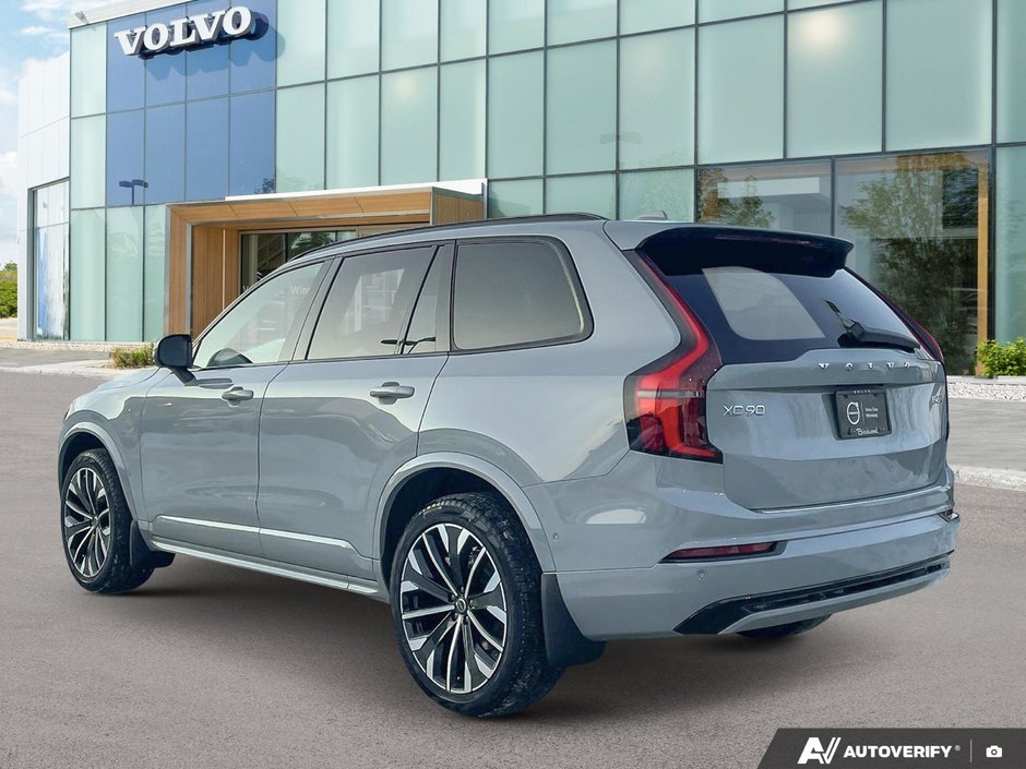 2026 Volvo XC90 Plus Dark Theme-3