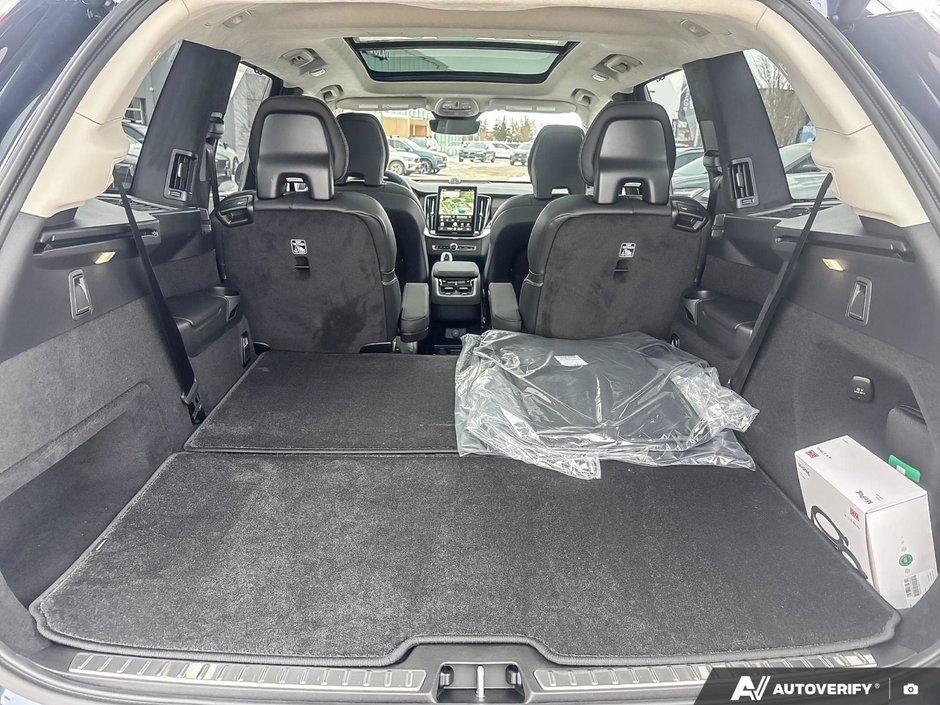 2026 Volvo XC90 Ultra Bright Theme-7