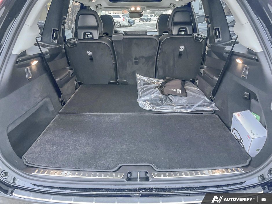 2026 Volvo XC90 Ultra Dark Theme-8