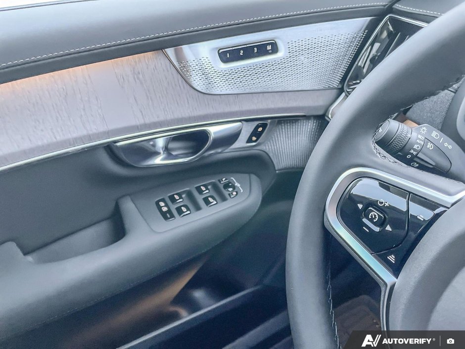 2026 Volvo XC90 Ultra Dark Theme-17