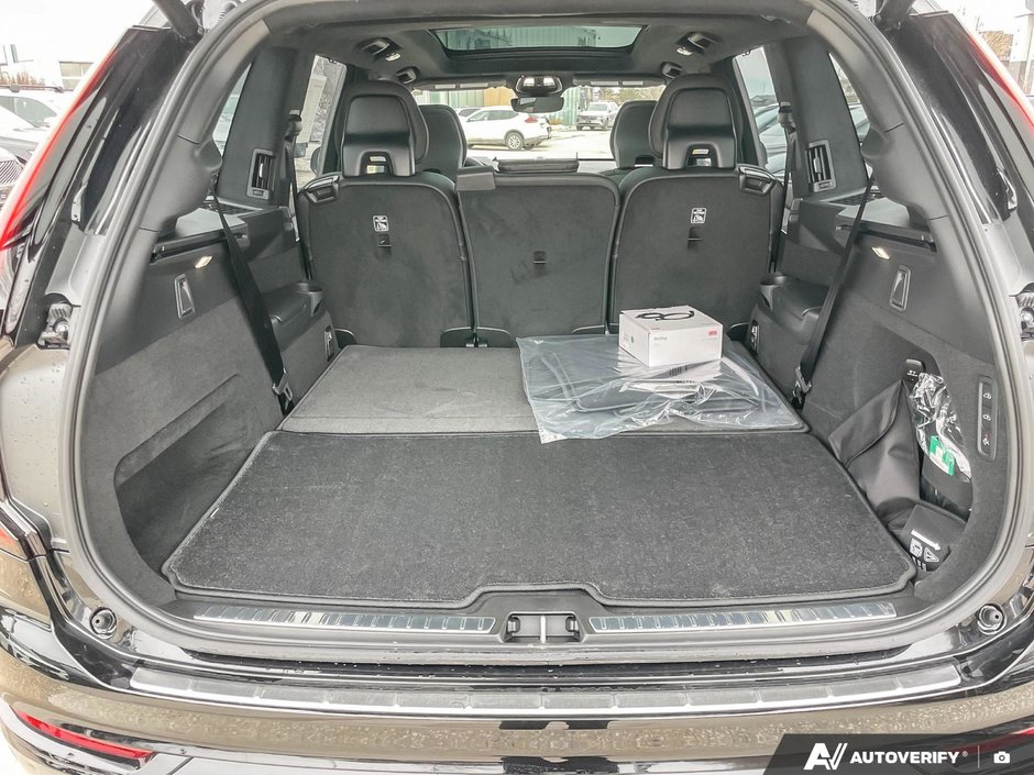 2026 Volvo XC90 Ultra Dark Theme-8