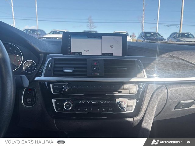 2018 BMW 3 Series 330i xDrive-18