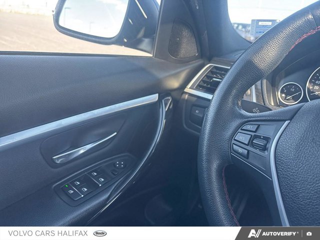 2018 BMW 3 Series 330i xDrive-16