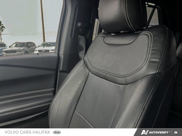 2022 Ford Explorer ST-18