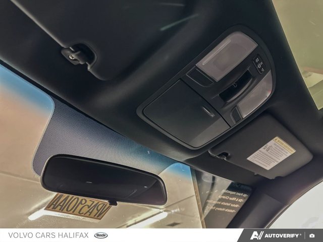 2019 Hyundai Veloster Turbo-20