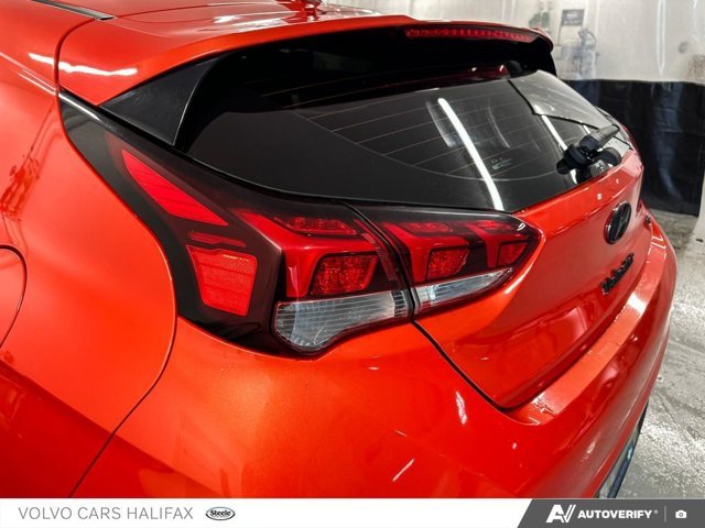2019 Hyundai Veloster Turbo-10