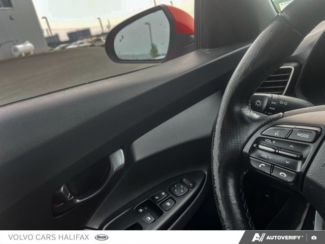 2019 Hyundai Veloster Turbo-15