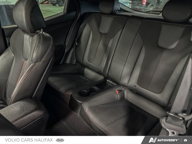 2019 Hyundai Veloster Turbo-22