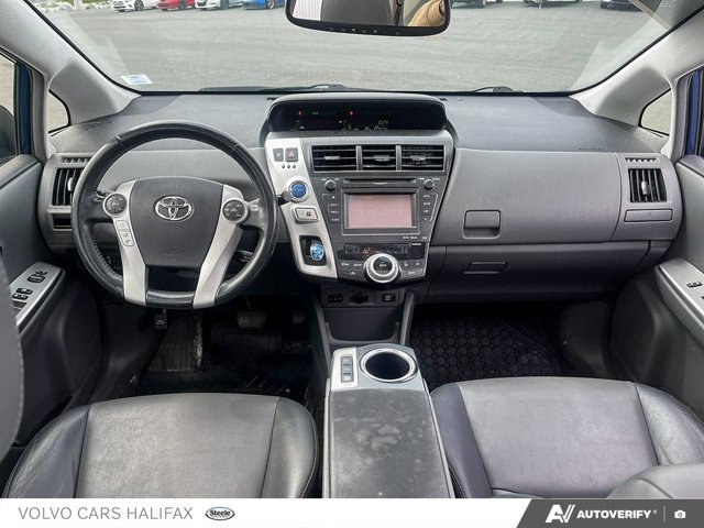 Toyota Prius v BASE 2012-20