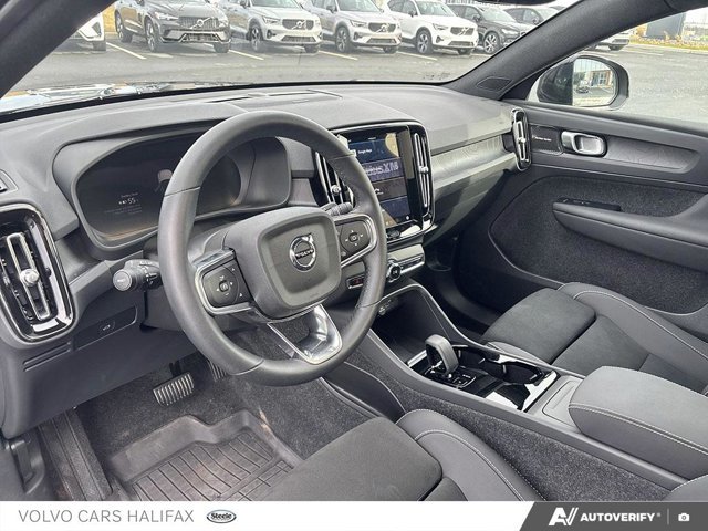 2025 Volvo EC40 Ultra Black Edition-12