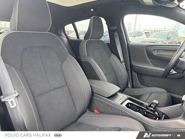 2025 Volvo EC40 Ultra Black Edition-21