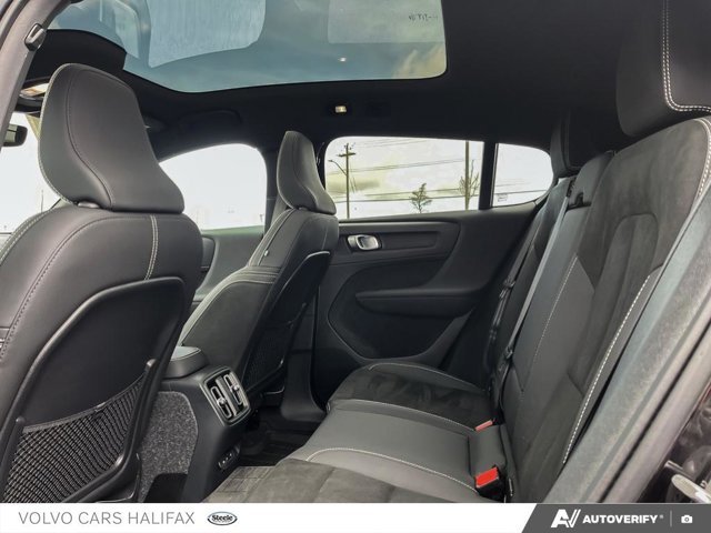 Volvo EC40 Ultra Black Edition 2025-21