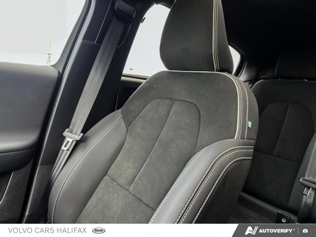 Volvo EC40 Ultra Black Edition 2025-18