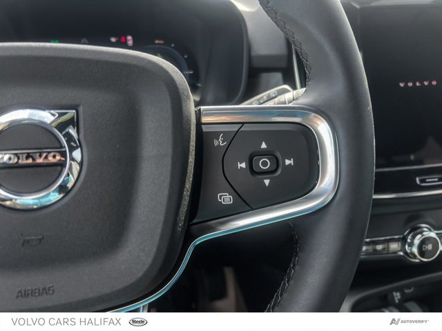 2025 Volvo EX40 Plus-13