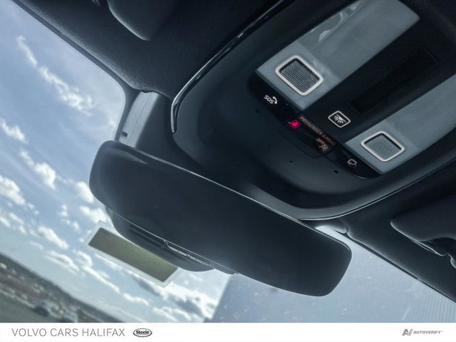 2025 Volvo EX40 Plus-17