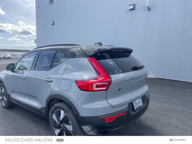 2025 Volvo EX40 Plus-9