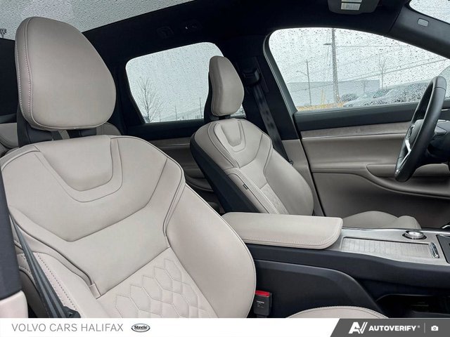 Volvo EX90 Ultra 2025-19