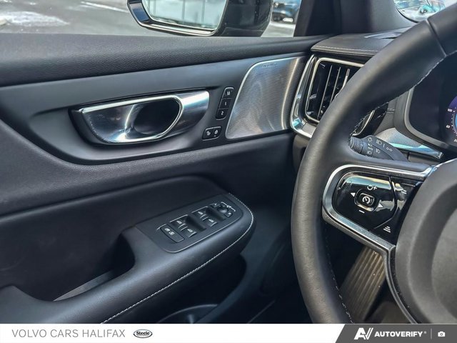 Volvo S60 Plug-In Hybrid Ultra Black Edition 2025-16