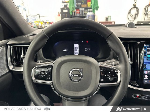 2025 Volvo S60 Plug-In Hybrid Ultra Black Edition-13