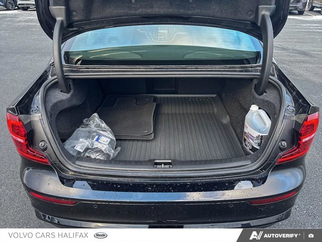 Volvo S60 Plug-In Hybrid Ultra Black Edition 2025-11