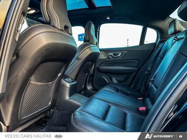 Volvo S60 Plug-In Hybrid Ultra Black Edition 2025-22