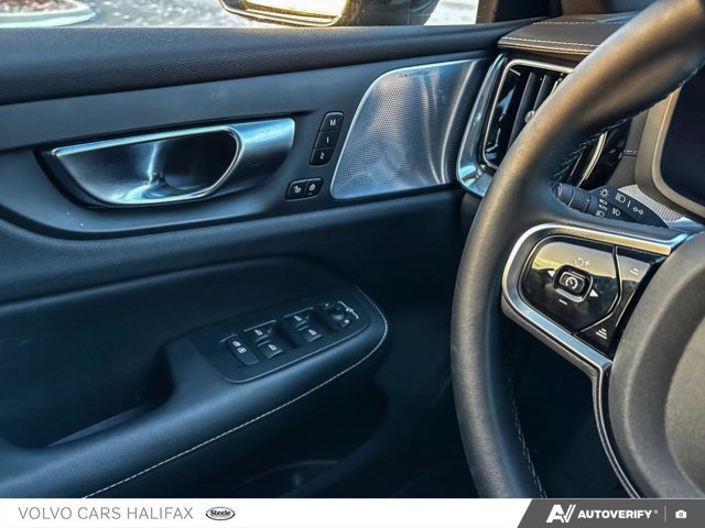 Volvo S60 Plug-In Hybrid Ultra Black Edition 2025-16