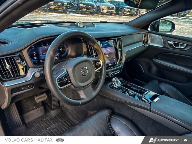 Volvo S60 Plug-In Hybrid Ultra Black Edition 2025-12