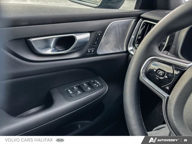 Volvo S60 Plug-In Hybrid Ultra Black Edition 2025-16