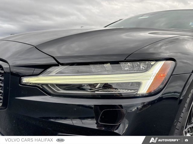 2024 Volvo S60 Plus Dark Theme-7