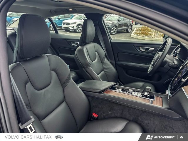 2024 Volvo S60 Plus Dark Theme-21