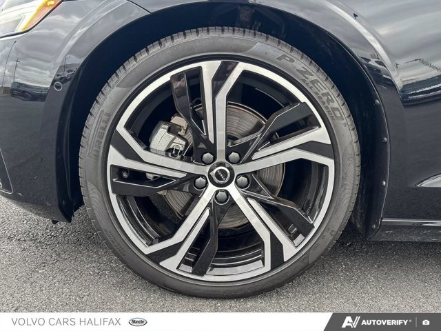 2024 Volvo S60 Plus Dark Theme-5