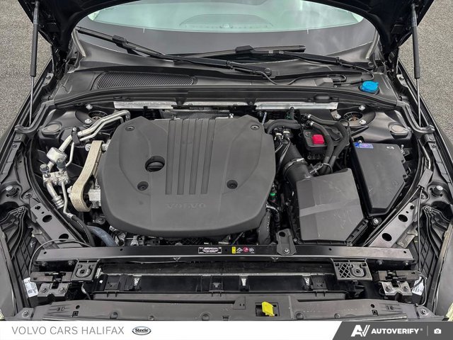 2024 Volvo S60 Plus Dark Theme-9